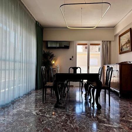 Happy Place! Big, Bright & Central - Ideal For Families And Groups Of Friends Patras Exteriör bild